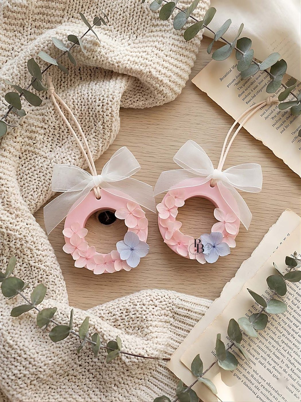 Pink ring-shaped wax sachets with flower wreath designs, handmade soy wax, Pink Blossom bulk order