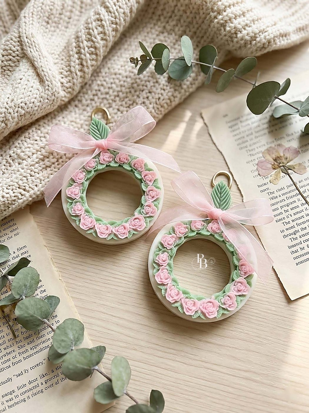 Round wreath wax sachets with pink roses and green leaves, handmade soy wax, Pink Blossom bulk order